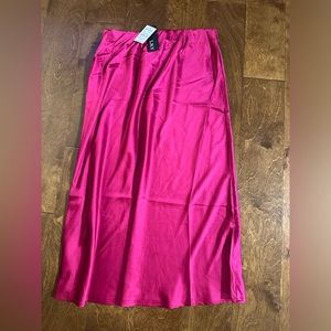 Midi satin fuchsia skirt size medium